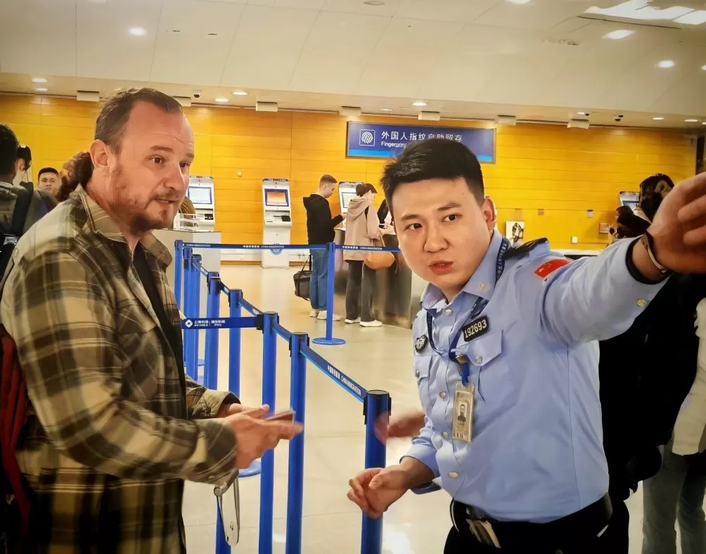 上海边检成立青年志愿服务联盟，推出“通关 +”服务进博​-第3张图片-