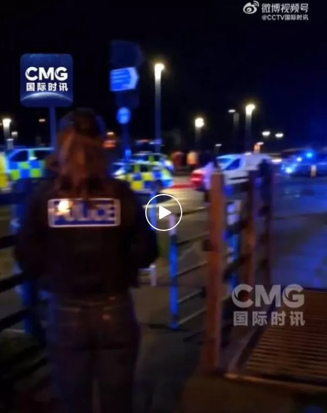 大量列车停运!英国突发火车持刀行凶事件,9人生命垂危,反恐部门介入!首相发声-第1张图片- 大量列车停运!英国突发火车持刀行凶事件,9人生命垂危,反恐部门介入!首相发声-第1张图片-
