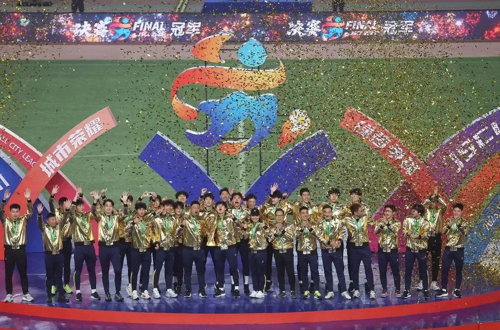 泰州登顶“苏超”:书记进更衣室道贺,多景区向全球游客免票-第1张图片- 泰州登顶“苏超”:书记进更衣室道贺,多景区向全球游客免票-第1张图片-