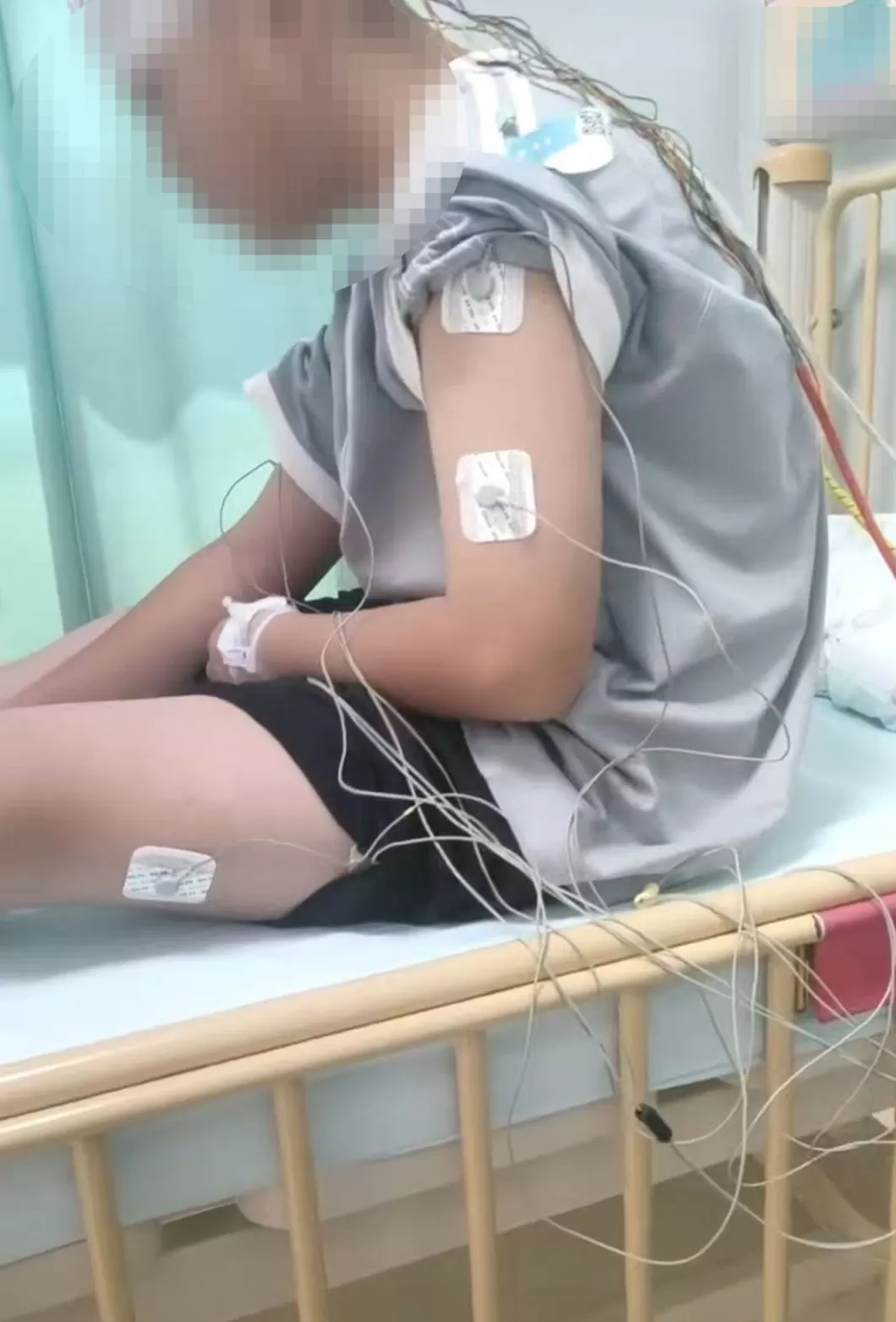 云南一学校回应多名学生反复出现头晕呕吐等症状：经专家会诊已全部康复出院-第1张图片-