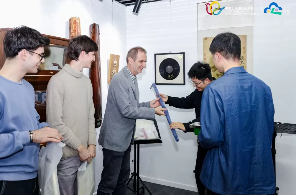 笛韵绕湖、琴音和鸣,意大利GOB乐团在上海“一日跨古今”-第10张图片- 笛韵绕湖、琴音和鸣,意大利GOB乐团在上海“一日跨古今”-第10张图片-