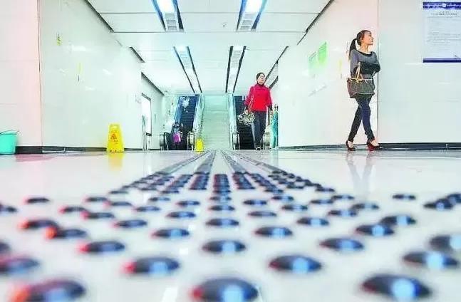 他看不见火炬，却写出了火炬传递主题曲-第8张图片-