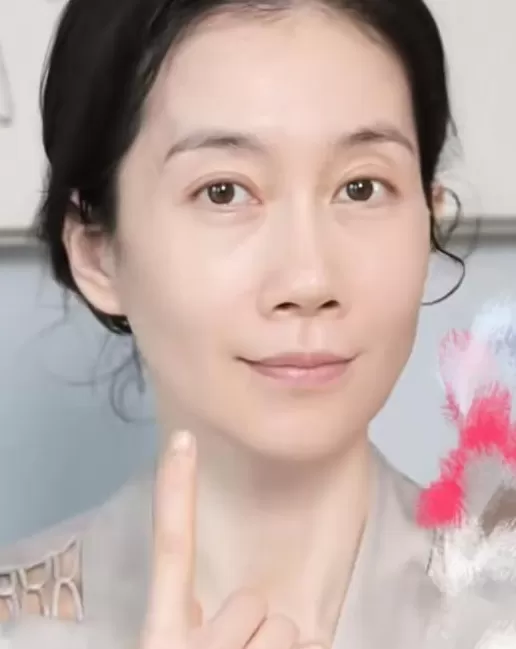 演员温峥嵘同时“现身”多个直播间,粉丝:一天举报18个-第2张图片- 演员温峥嵘同时“现身”多个直播间,粉丝:一天举报18个-第2张图片-