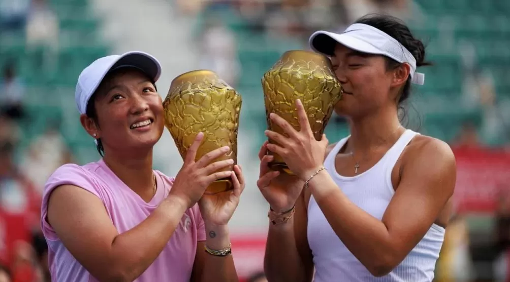 完胜对手!蒋欣玗王雅繁WTA250香港站双打夺冠-第1张图片- 完胜对手!蒋欣玗王雅繁WTA250香港站双打夺冠-第1张图片-