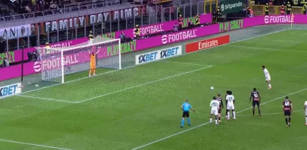 体坛联播｜哈兰德进球数据堪比梅罗，圆神安东尼一人造三球-第17张图片-