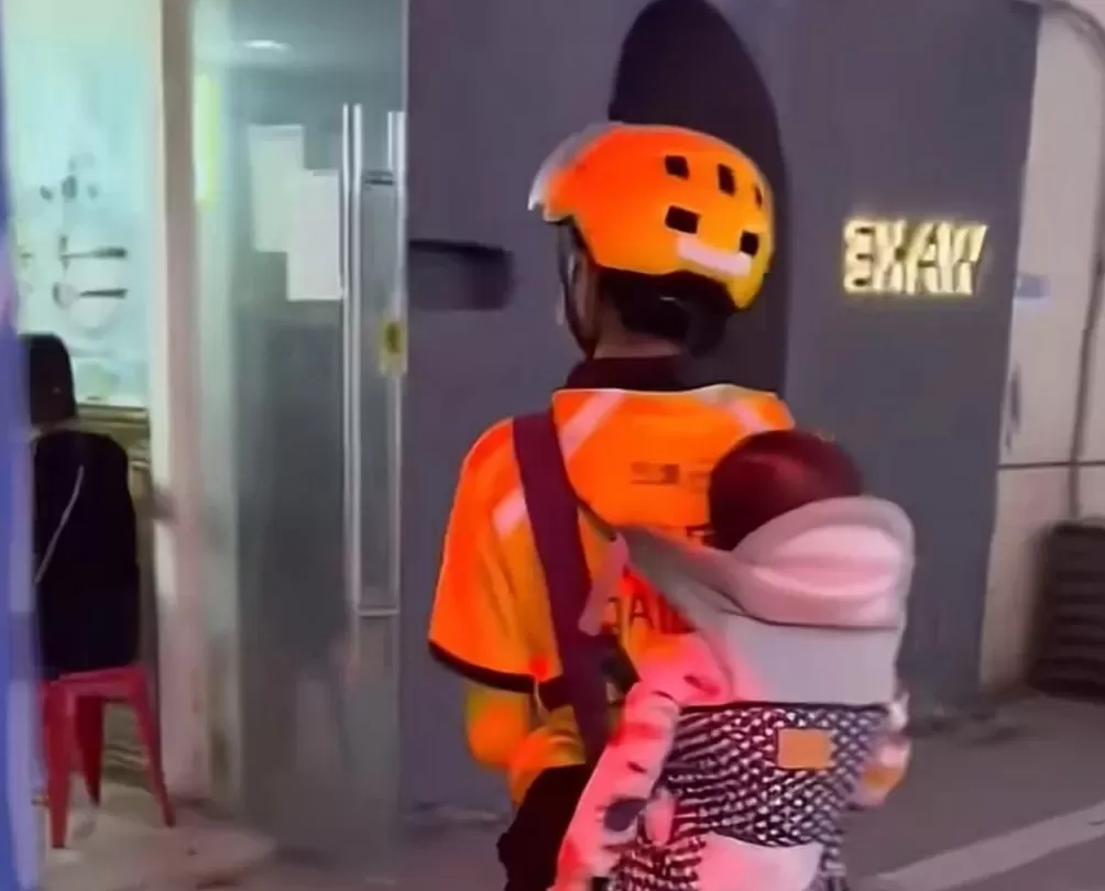 在外卖车上长大的婴孩们-第1张图片- 在外卖车上长大的婴孩们-第1张图片-