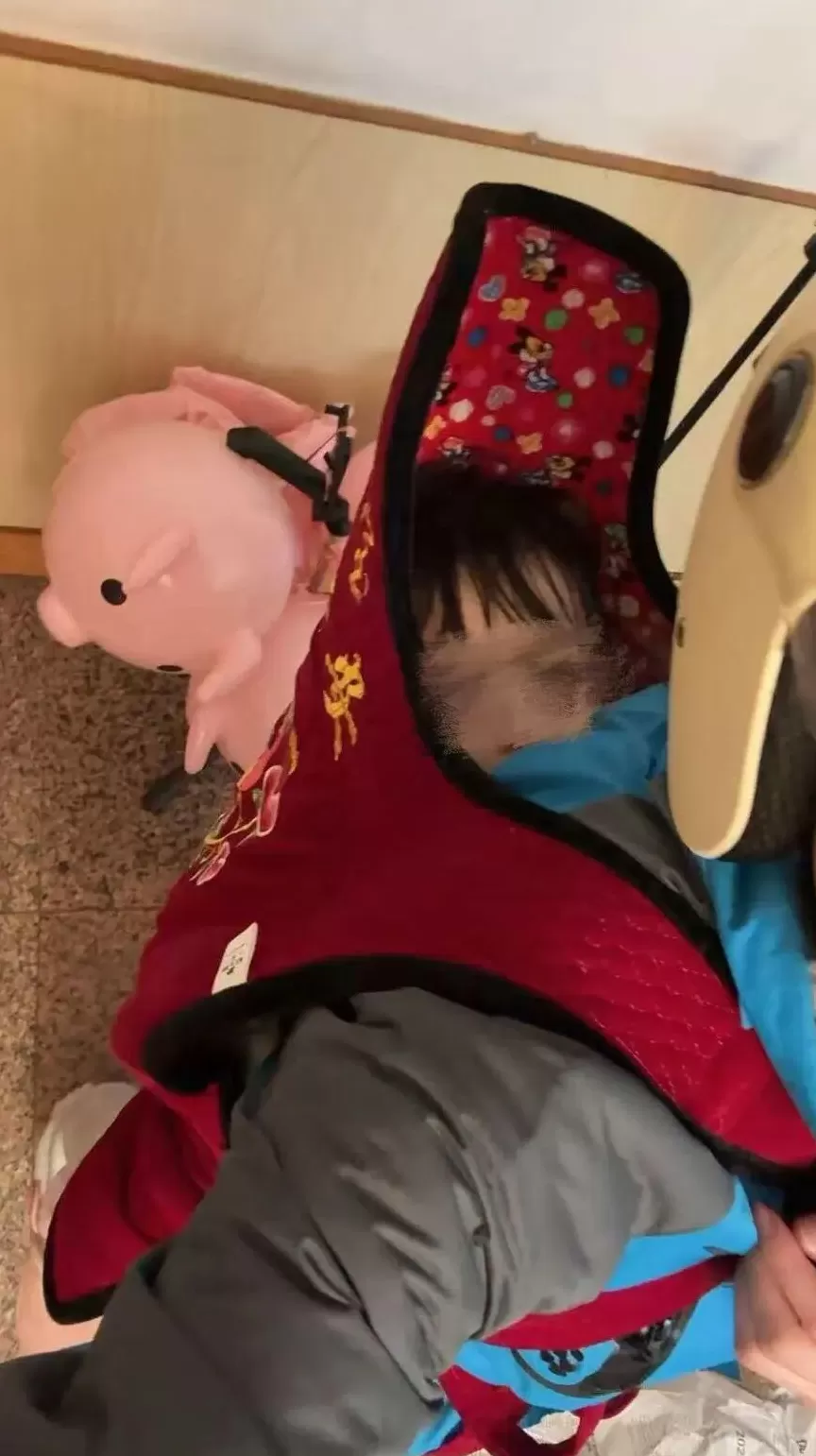 在外卖车上长大的婴孩们-第5张图片- 在外卖车上长大的婴孩们-第5张图片-