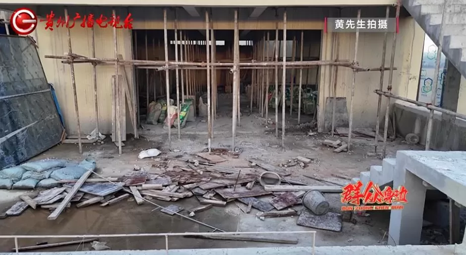 小区楼顶“长”出两层“小洋房”?执法部门介入,房主玩起“躲猫猫”-第4张图片- 小区楼顶“长”出两层“小洋房”?执法部门介入,房主玩起“躲猫猫”-第4张图片-