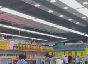 内地“穷鬼”超市，快被香港人搬空了-第2张图片-