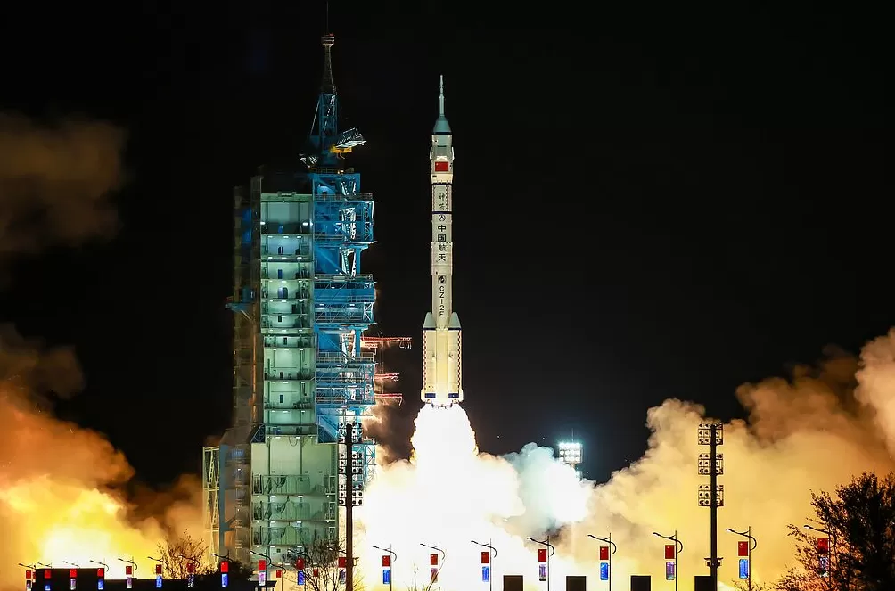 一周图片|神舟廿一叩苍穹,载人航天再启新程-第1张图片- 一周图片|神舟廿一叩苍穹,载人航天再启新程-第1张图片-