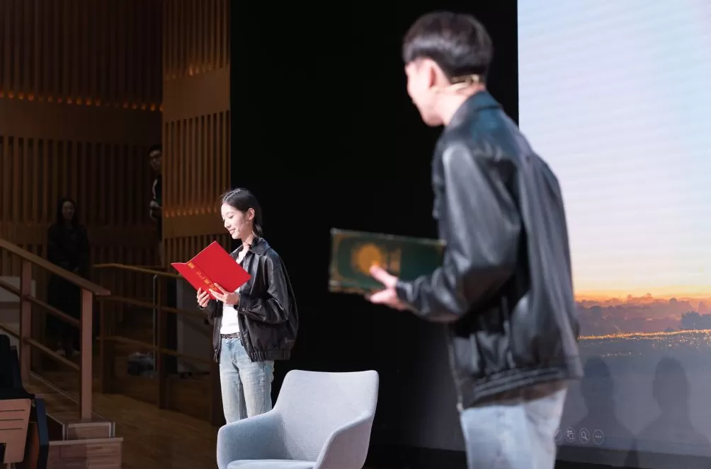 沪喀同心|《大地上的喀什》以文学之声共谱沪喀情深-第2张图片- 沪喀同心|《大地上的喀什》以文学之声共谱沪喀情深-第2张图片-