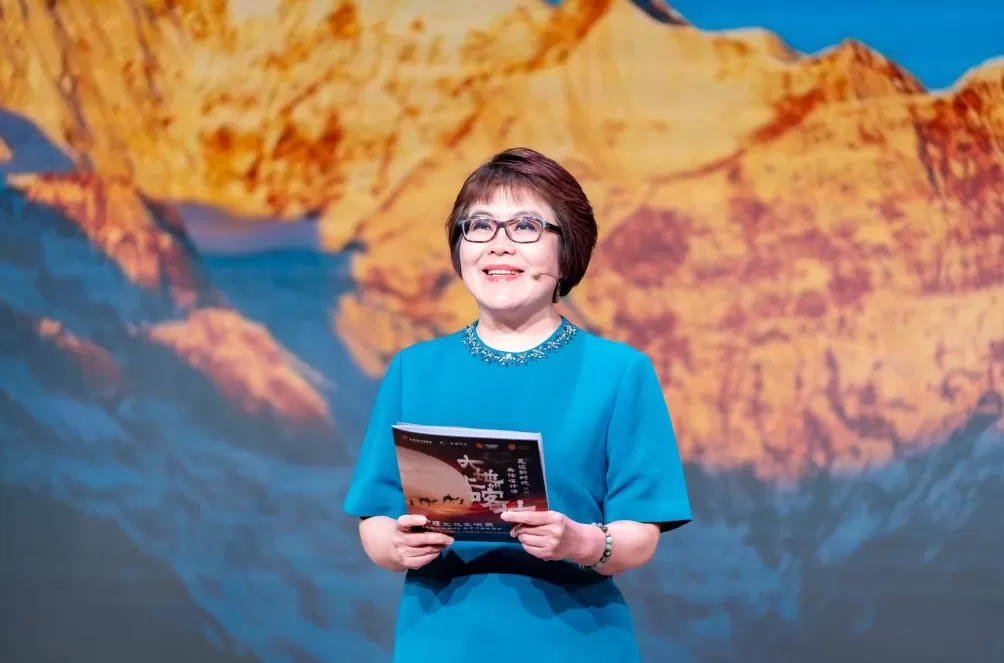 沪喀同心|《大地上的喀什》以文学之声共谱沪喀情深-第3张图片- 沪喀同心|《大地上的喀什》以文学之声共谱沪喀情深-第3张图片-