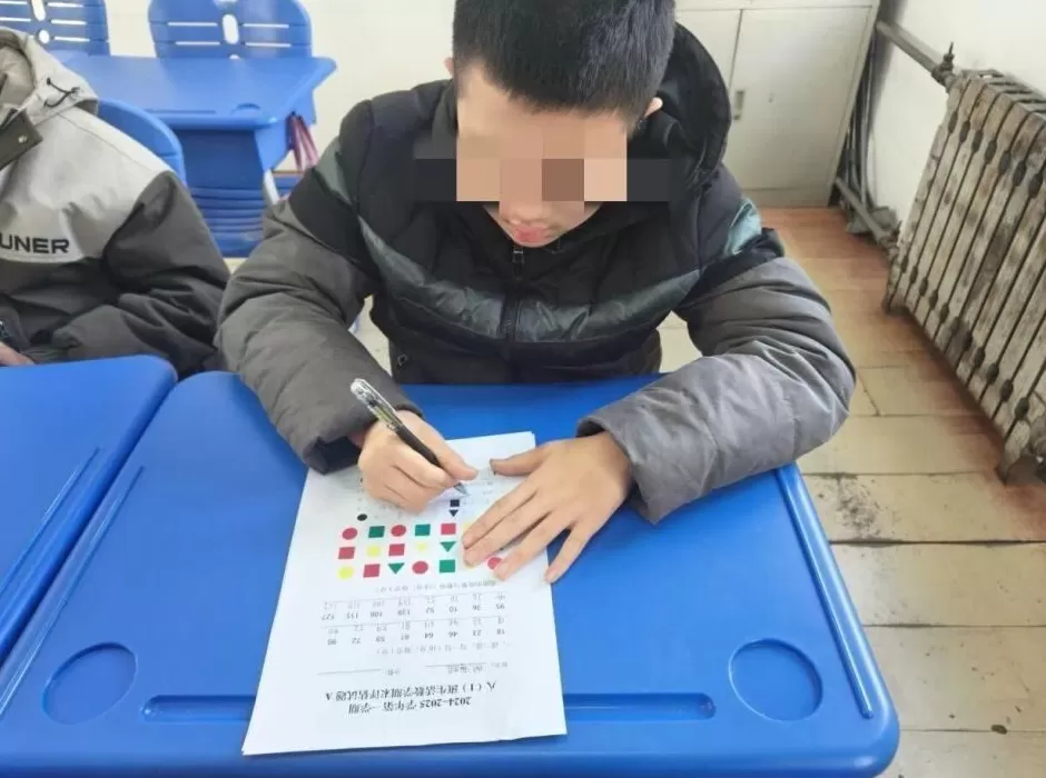 河南14岁自闭症少年坠楼,抢救20多天后遗憾离世,母亲:捐献器官和眼角膜-第4张图片- 河南14岁自闭症少年坠楼,抢救20多天后遗憾离世,母亲:捐献器官和眼角膜-第4张图片-