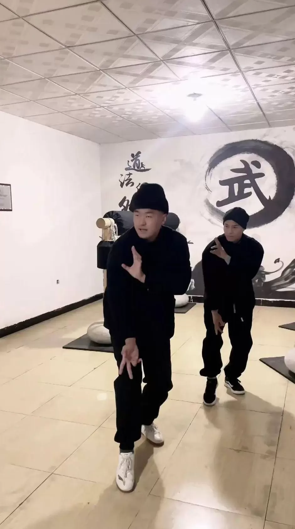 扇耳光大赛赵鸿刚输了,传统武术到底能不能打?-第3张图片- 扇耳光大赛赵鸿刚输了,传统武术到底能不能打?-第3张图片-