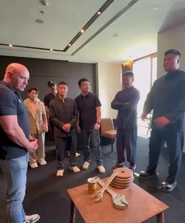 扇耳光大赛赵鸿刚输了,传统武术到底能不能打?-第2张图片- 扇耳光大赛赵鸿刚输了,传统武术到底能不能打?-第2张图片-