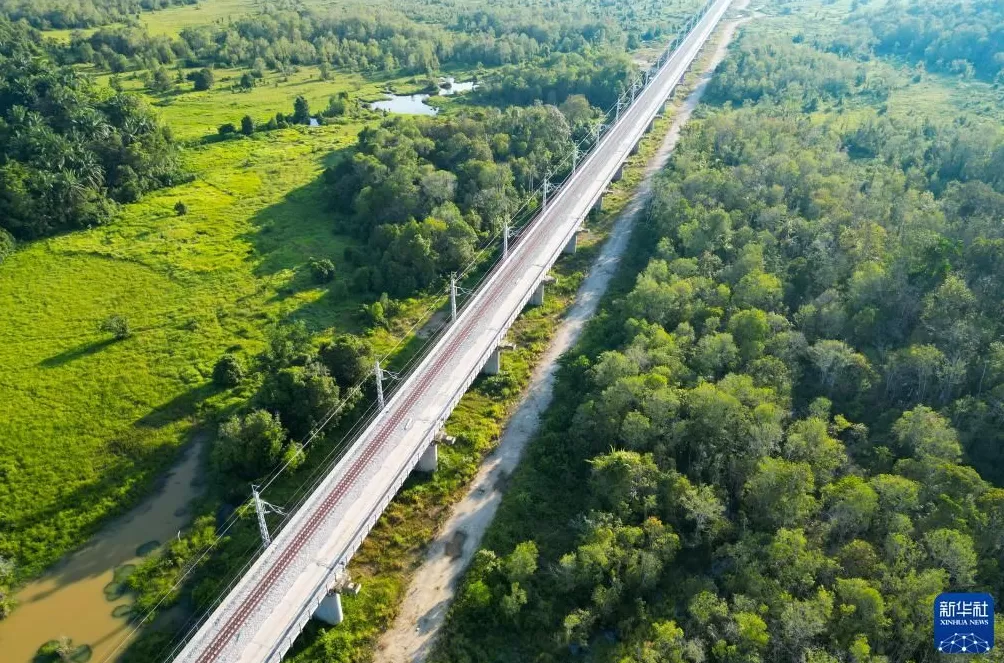 记者手记丨在延伸向未来的铁轨上-第1张图片- 记者手记丨在延伸向未来的铁轨上-第1张图片-