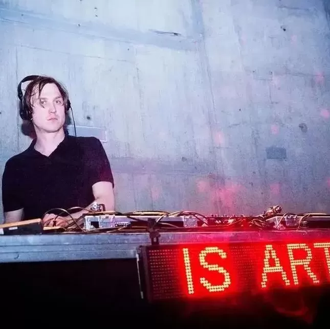 拉斯·艾丁格带着《理查三世》回到上海,还会去打碟做DJ-第5张图片- 拉斯·艾丁格带着《理查三世》回到上海,还会去打碟做DJ-第5张图片-