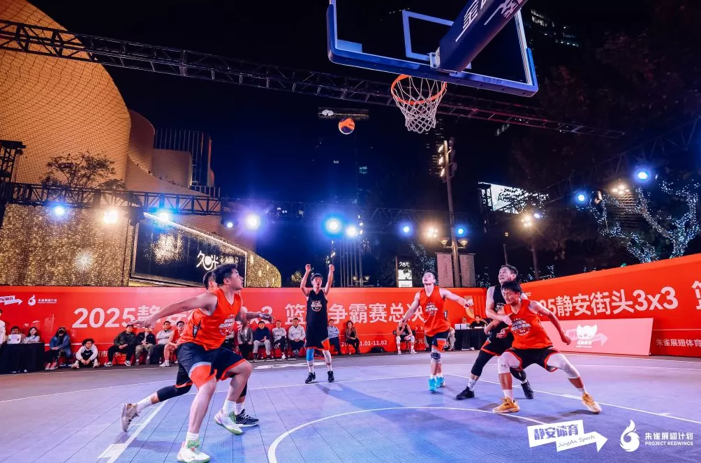 深一度|在上班和上香之间,他们选择在静安上篮-第2张图片- 深一度|在上班和上香之间,他们选择在静安上篮-第2张图片-