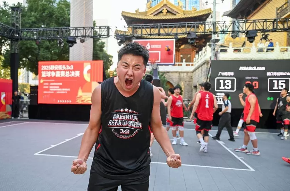 深一度|在上班和上香之间,他们选择在静安上篮-第4张图片- 深一度|在上班和上香之间,他们选择在静安上篮-第4张图片-