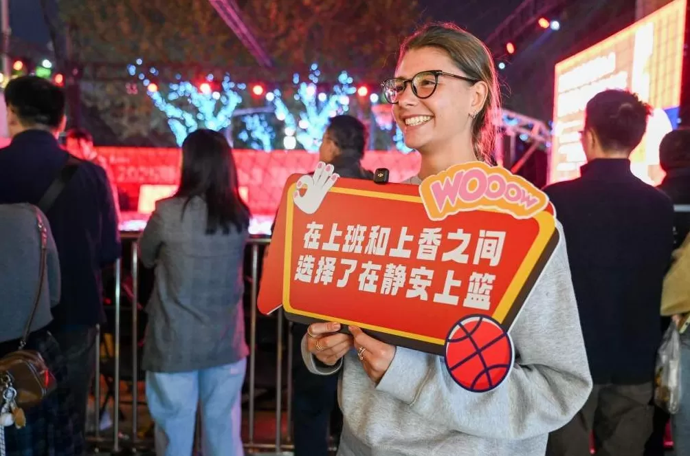 深一度|在上班和上香之间,他们选择在静安上篮-第8张图片- 深一度|在上班和上香之间,他们选择在静安上篮-第8张图片-