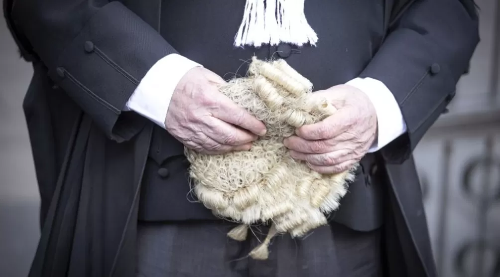 英国律师告别350年假发传统?从一场持续百年的拉锯战说起-第1张图片- 英国律师告别350年假发传统?从一场持续百年的拉锯战说起-第1张图片-