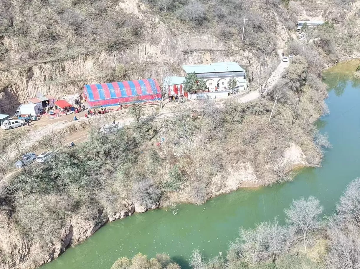 23岁大四男生回乡参加朋友婚礼,夜晚坠入路边水坝不幸溺亡-第3张图片- 23岁大四男生回乡参加朋友婚礼,夜晚坠入路边水坝不幸溺亡-第3张图片-