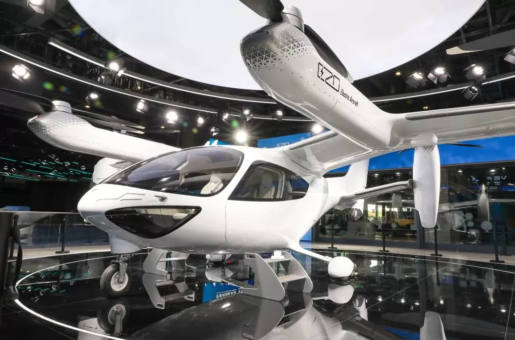 进博直击|进博会场整装待发,未来出行展区抢“鲜”看-第2张图片- 进博直击|进博会场整装待发,未来出行展区抢“鲜”看-第2张图片-