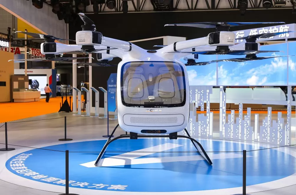 进博直击|进博会场整装待发,未来出行展区抢“鲜”看-第5张图片- 进博直击|进博会场整装待发,未来出行展区抢“鲜”看-第5张图片-