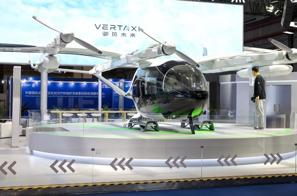 进博直击|进博会场整装待发,未来出行展区抢“鲜”看-第4张图片- 进博直击|进博会场整装待发,未来出行展区抢“鲜”看-第4张图片-