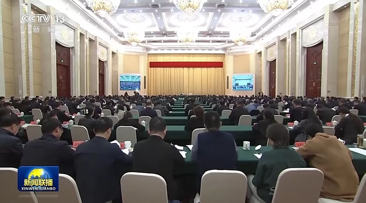 视频丨中央宣讲团在各地各部门宣讲党的二十届四中全会精神-第5张图片- 视频丨中央宣讲团在各地各部门宣讲党的二十届四中全会精神-第5张图片-