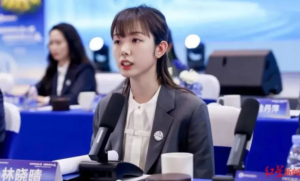 “95后”女商人林晓晴连任成都路桥董事长,去年薪酬92万元-第3张图片- “95后”女商人林晓晴连任成都路桥董事长,去年薪酬92万元-第3张图片-