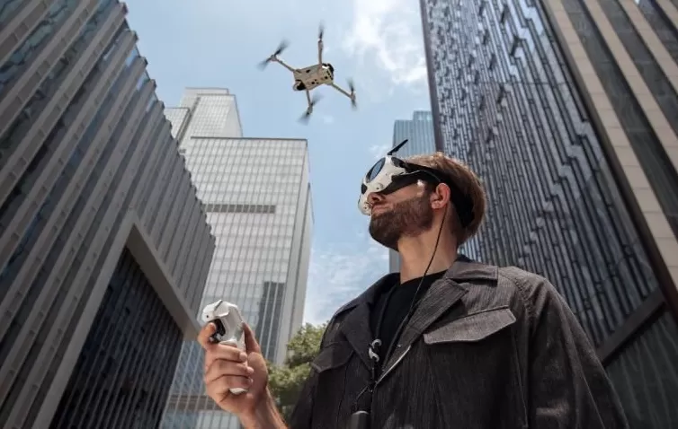 进入无人机市场,所以被大疆“抄家”?影石董事长回应“友商”价格战-第3张图片- 进入无人机市场,所以被大疆“抄家”?影石董事长回应“友商”价格战-第3张图片-