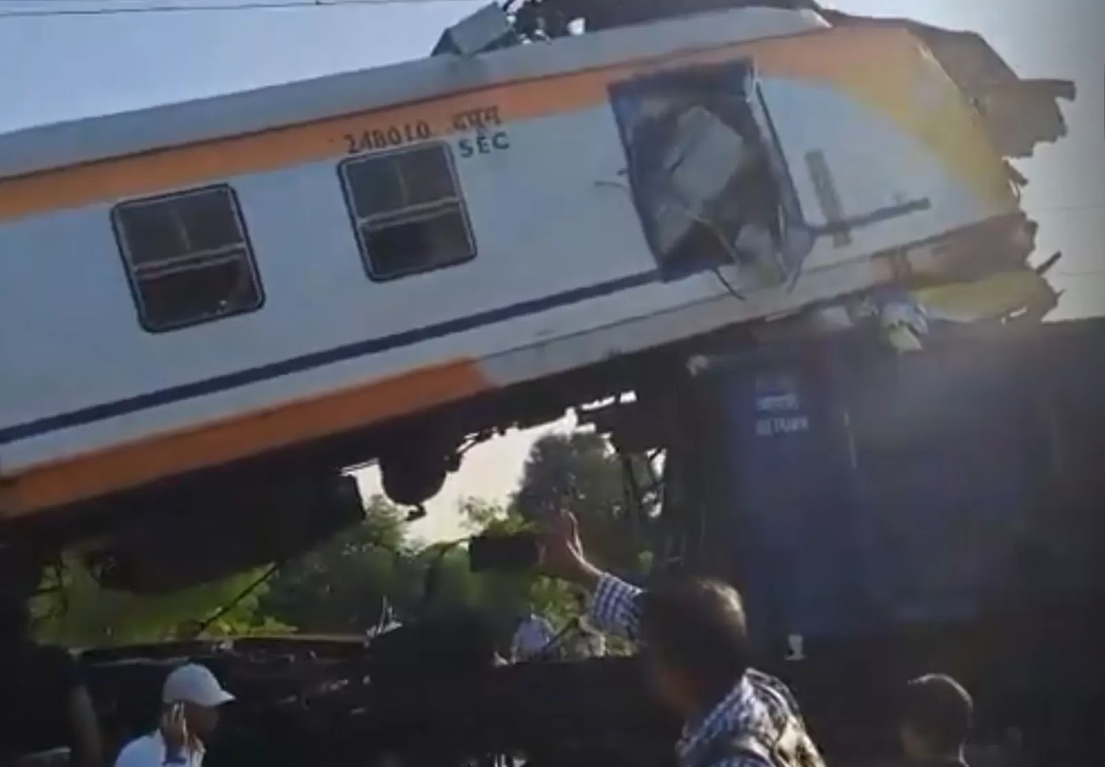 印度恰蒂斯加尔邦发生火车相撞事故，已致5人死亡-第1张图片-