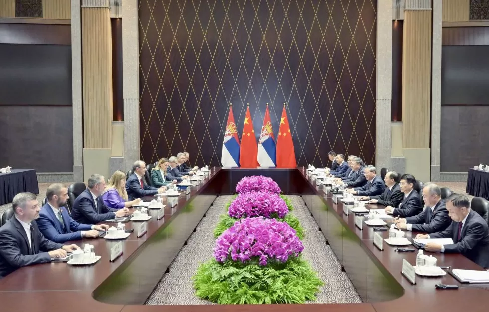 李强会见塞尔维亚总理马楚特-第1张图片- 李强会见塞尔维亚总理马楚特-第1张图片-