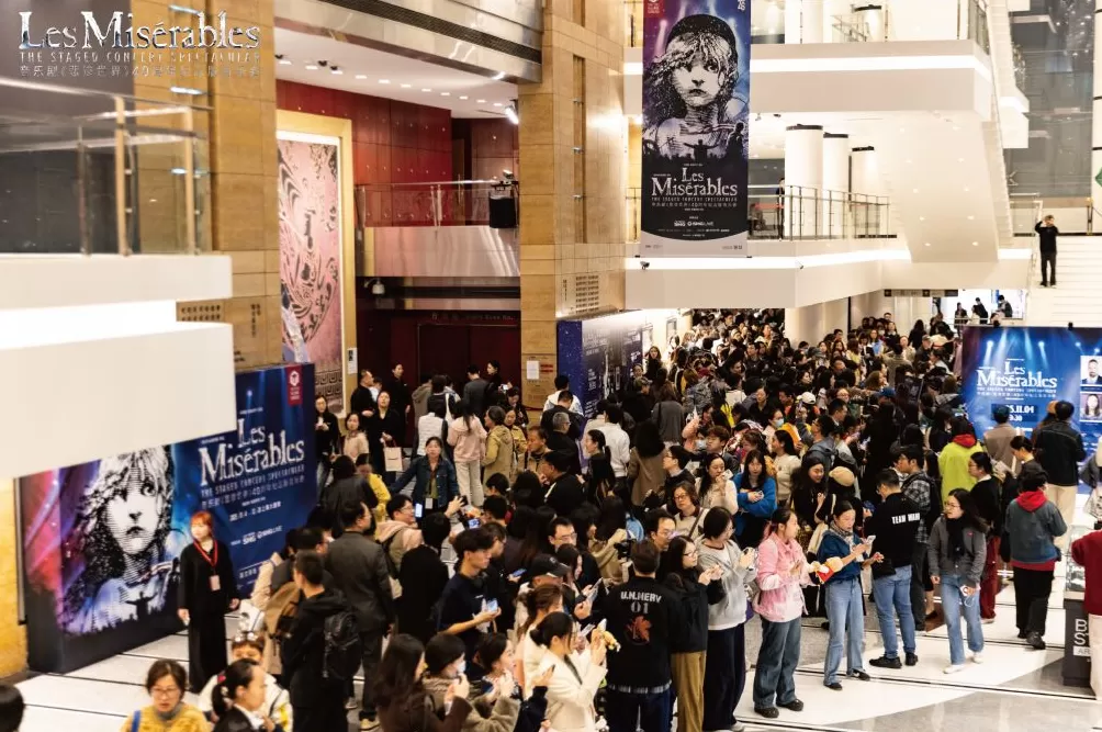 55天驻演64场,《悲惨世界》纪念版音乐会燃爆上海大剧院-第8张图片- 55天驻演64场,《悲惨世界》纪念版音乐会燃爆上海大剧院-第8张图片-