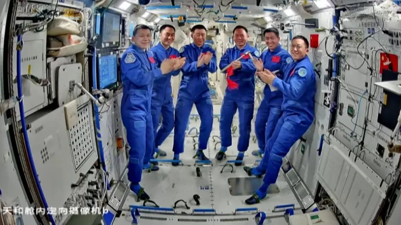 疑似遭空间微小碎片撞击，神舟二十号返回任务将推迟进行-第1张图片-