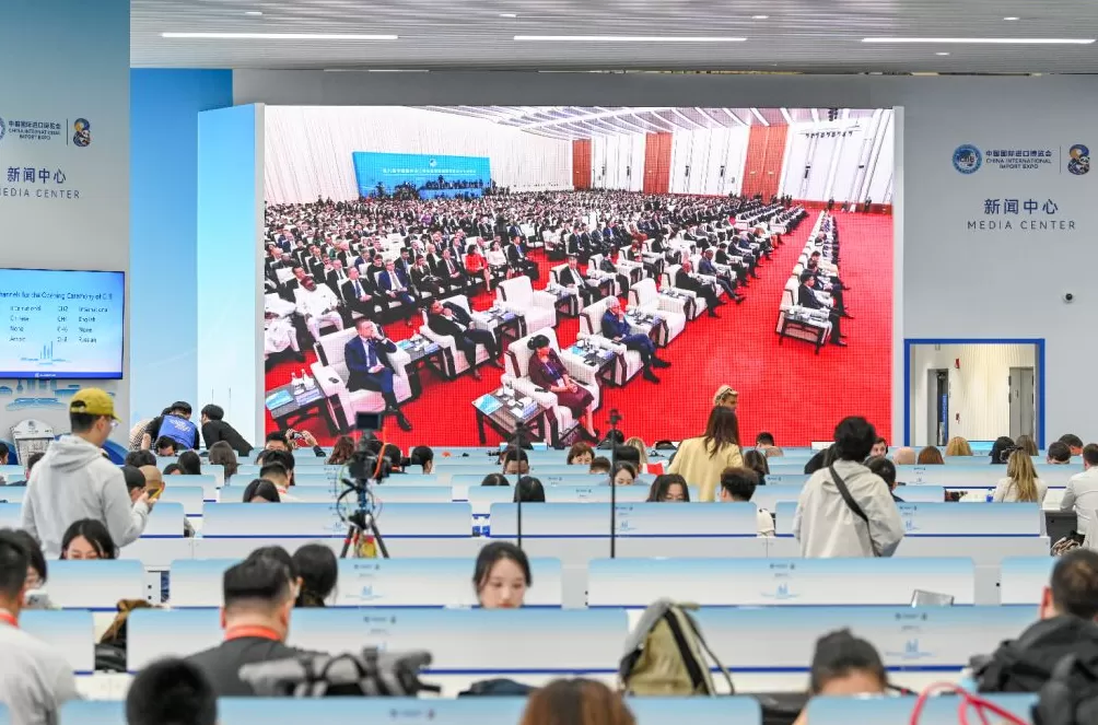 进博直击｜第八届进博会开幕，中外记者聚焦大会现场-第2张图片-