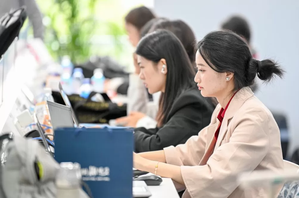 进博直击｜第八届进博会开幕，中外记者聚焦大会现场-第5张图片-