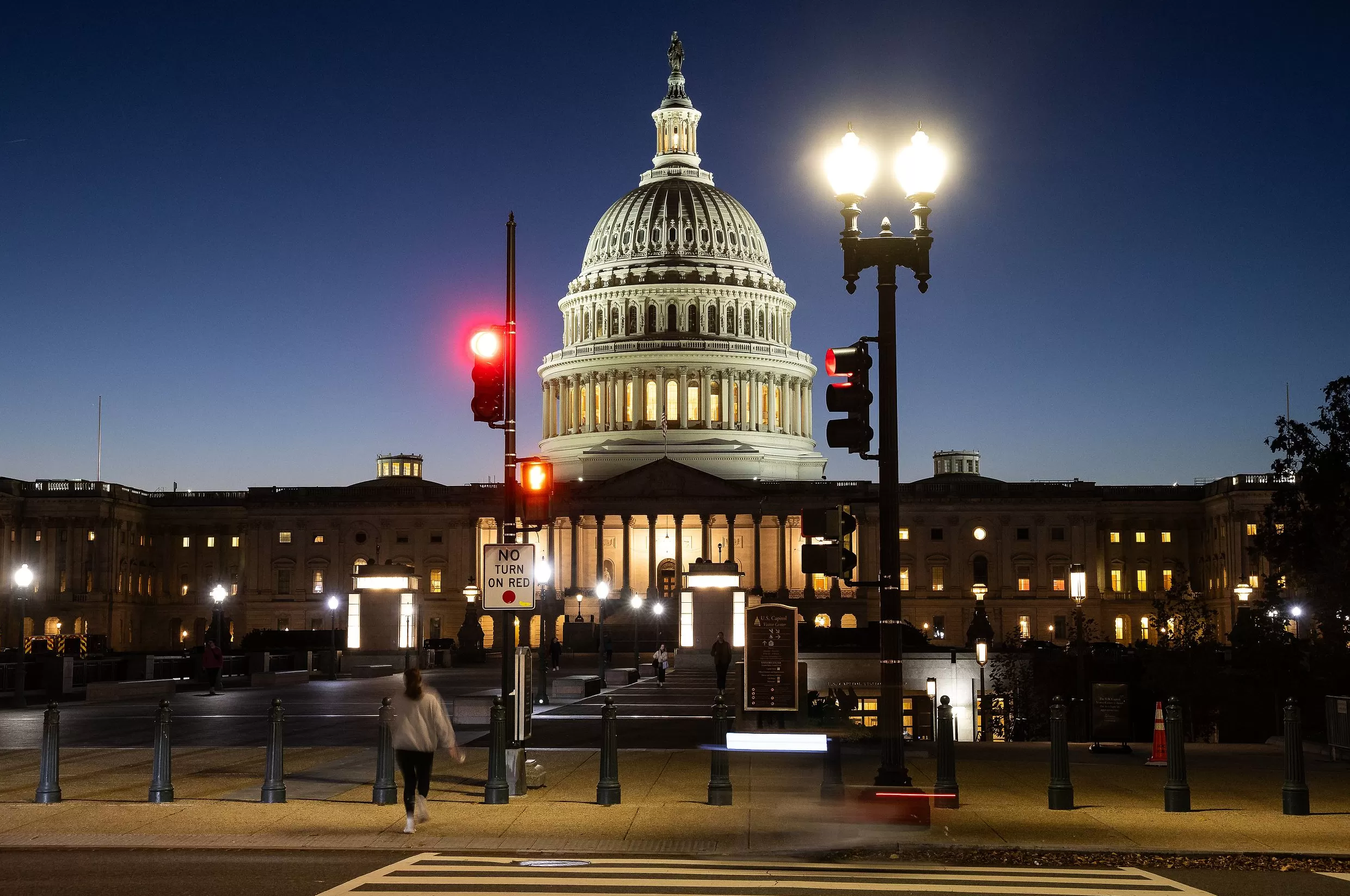 美国政府停摆打破史上最长纪录，共和党人已开始妥协-第2张图片-