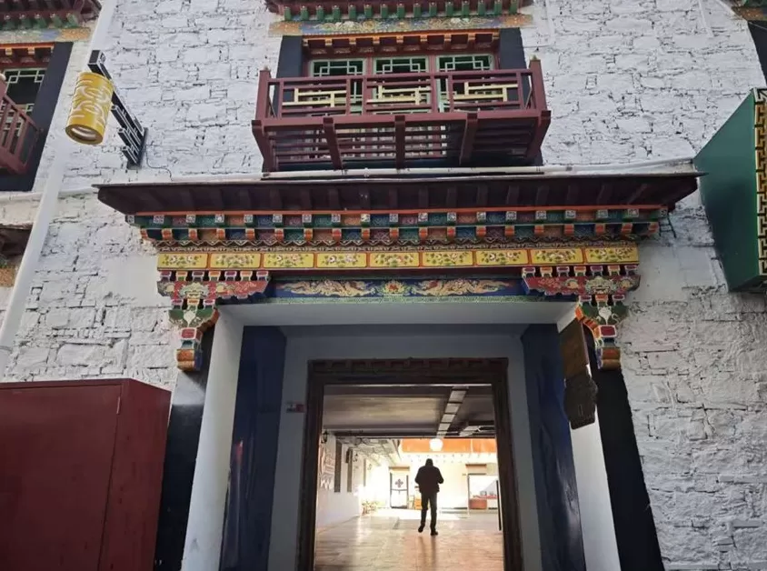 拉萨一社区供游客免费吸氧两年多，教百余藏族百姓学会普通话-第6张图片-