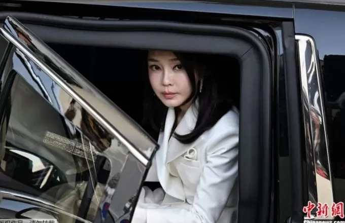 韩国前总统夫人金建希首次承认收受名牌包否认接受请托-第1张图片- 韩国前总统夫人金建希首次承认收受名牌包否认接受请托-第1张图片-