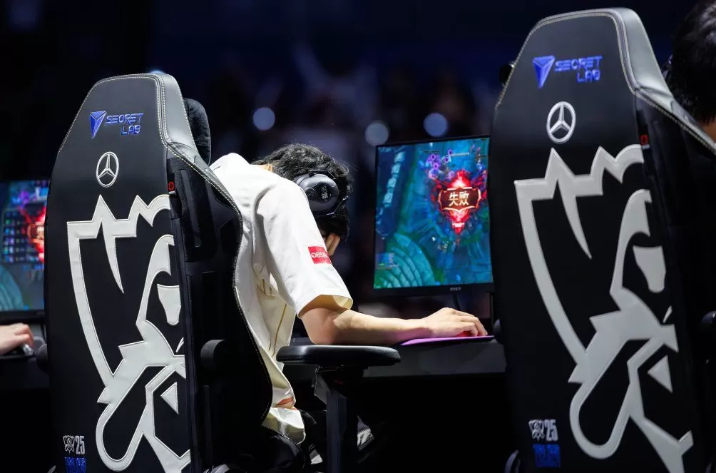 遗憾与告别或是淘汰赛主旋律，Faker一穿三再续登神长阶-第2张图片-