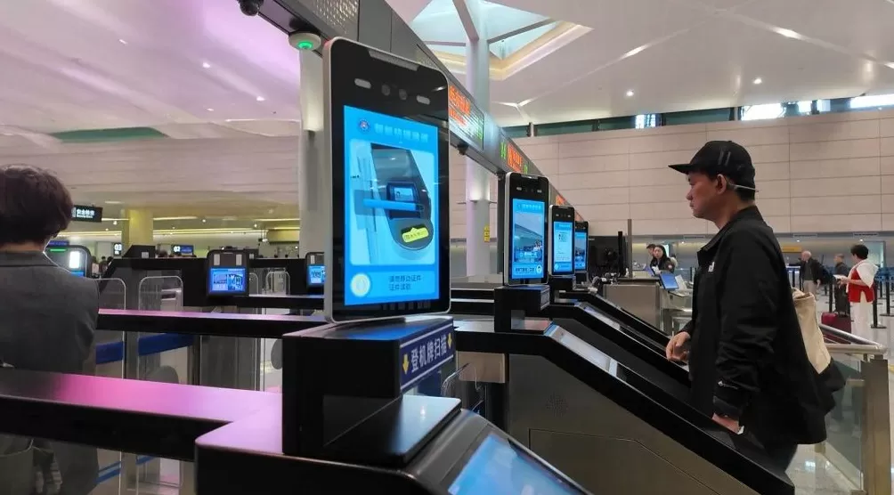 上海虹桥机场口岸启用“刷脸”智能通关通道-第2张图片-
