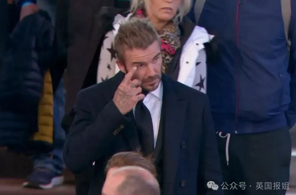 贝克汉姆正式封爵!维多利亚携全家盛装庆贺,好大儿和儿媳依然不给面子没来-第5张图片- 贝克汉姆正式封爵!维多利亚携全家盛装庆贺,好大儿和儿媳依然不给面子没来-第5张图片-