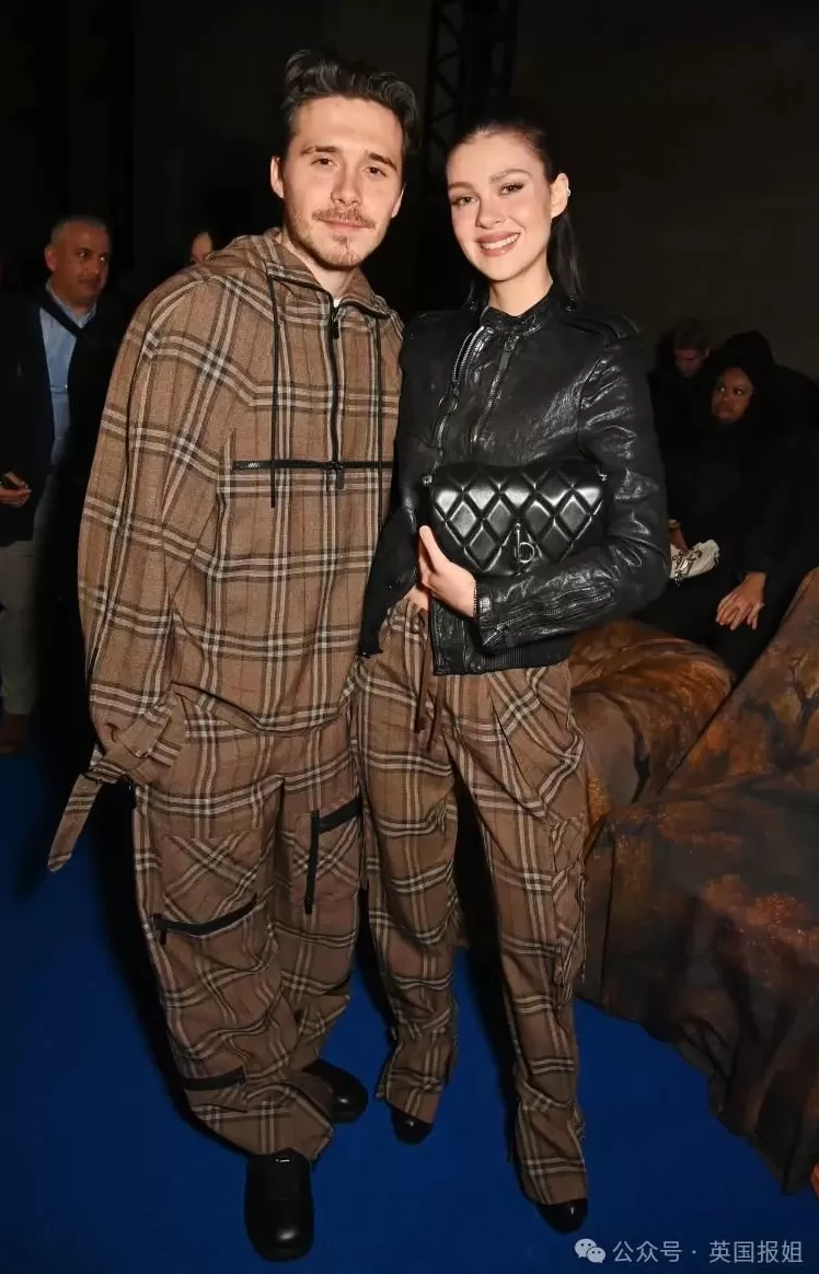 贝克汉姆正式封爵!维多利亚携全家盛装庆贺,好大儿和儿媳依然不给面子没来-第18张图片- 贝克汉姆正式封爵!维多利亚携全家盛装庆贺,好大儿和儿媳依然不给面子没来-第18张图片-