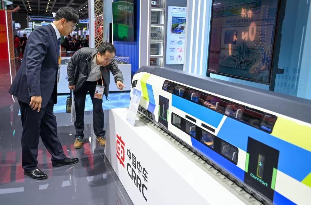 进博直击｜中国馆展示570件展品，众多前沿科技展品吸睛-第4张图片-