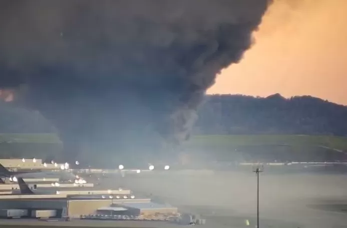 美货机坠毁细节披露:飞机起飞时左翼起火,引擎脱落-第1张图片- 美货机坠毁细节披露:飞机起飞时左翼起火,引擎脱落-第1张图片-