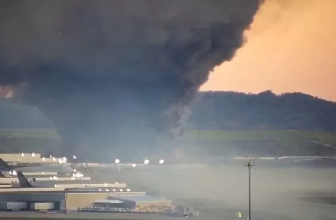 美国肯塔基州货机坠毁遇难人数升至12人-第1张图片- 美国肯塔基州货机坠毁遇难人数升至12人-第1张图片-