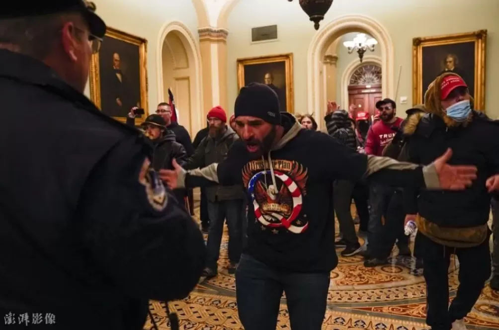 白宫这半旗降得是否慢半拍？算是没有破坏规矩？-第2张图片-