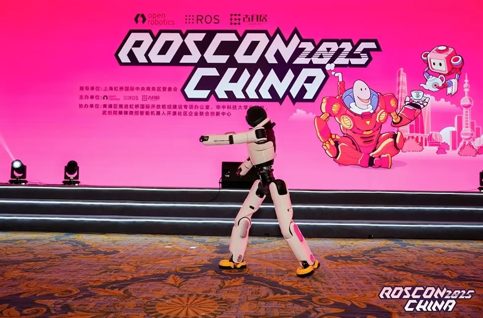 人形机器人年销量还不足两万台,为何已经掀起了价格战?-第1张图片- 人形机器人年销量还不足两万台,为何已经掀起了价格战?-第1张图片-